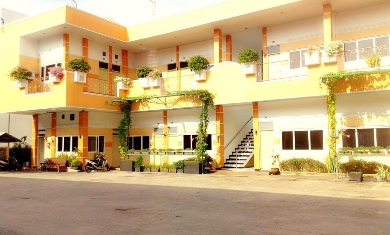 Hotel Kencana Rembang Экстерьер фото